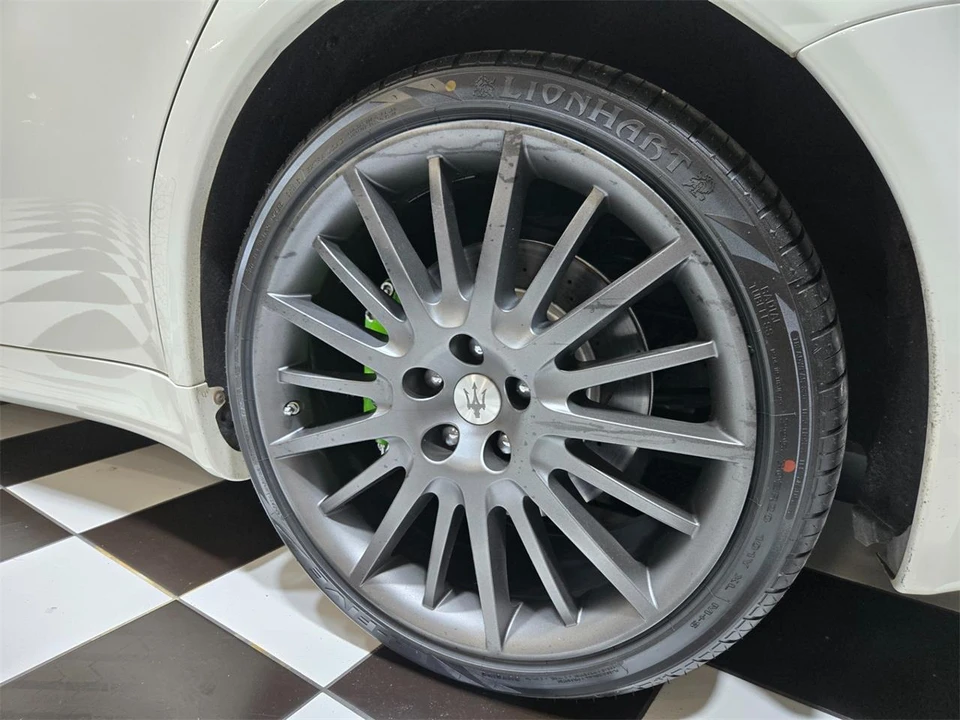 2012 Maserati Quattroporte 5th Gen - Image 29 of 31
