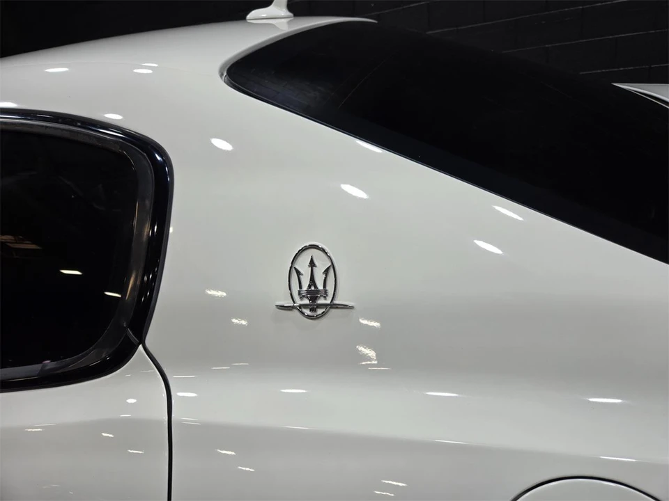 2012 Maserati Quattroporte 5th Gen - Image 28 of 31