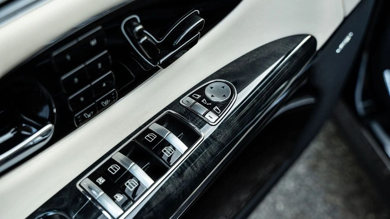 2012 Maybach 62 - Image 28 of 31