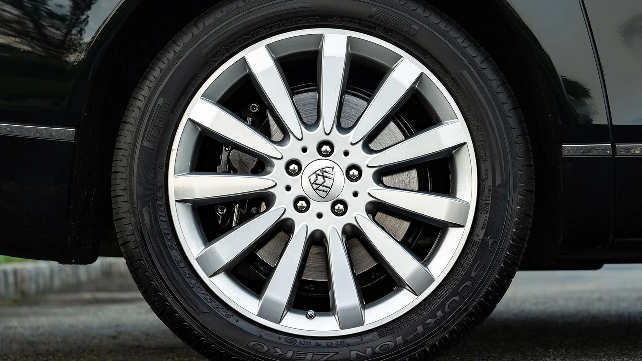 2012 Maybach 62 - Image 27 of 31