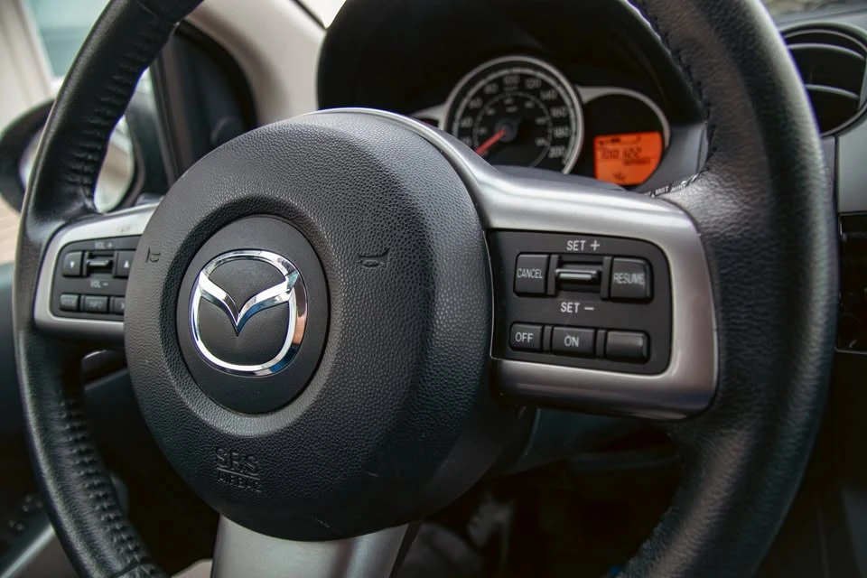 2012 Mazda Mazda 2 2nd Gen - Image 7 of 12
