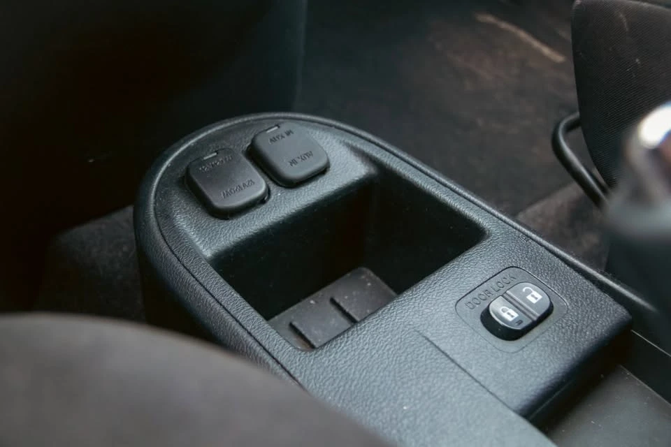 2012 Mazda Mazda 2 2nd Gen - Image 11 of 12