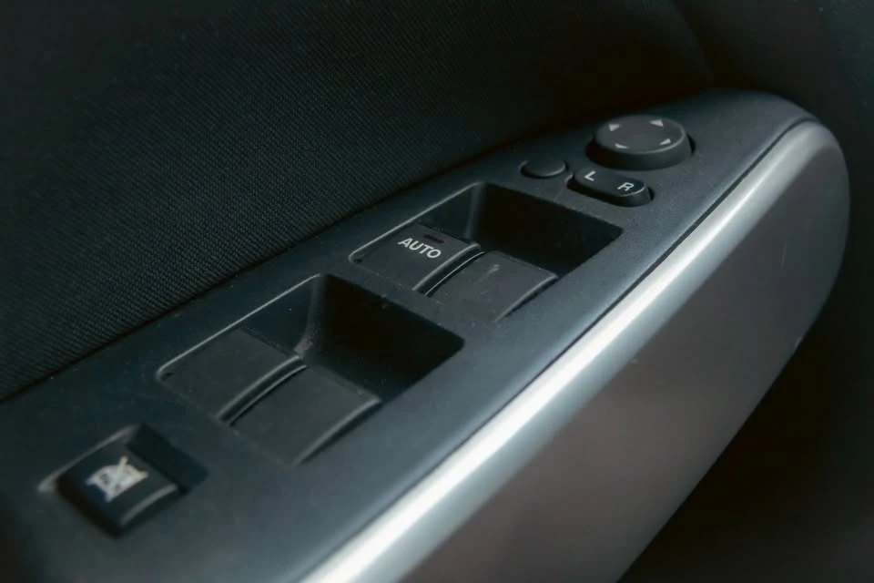 2012 Mazda Mazda 2 2nd Gen - Image 12 of 12