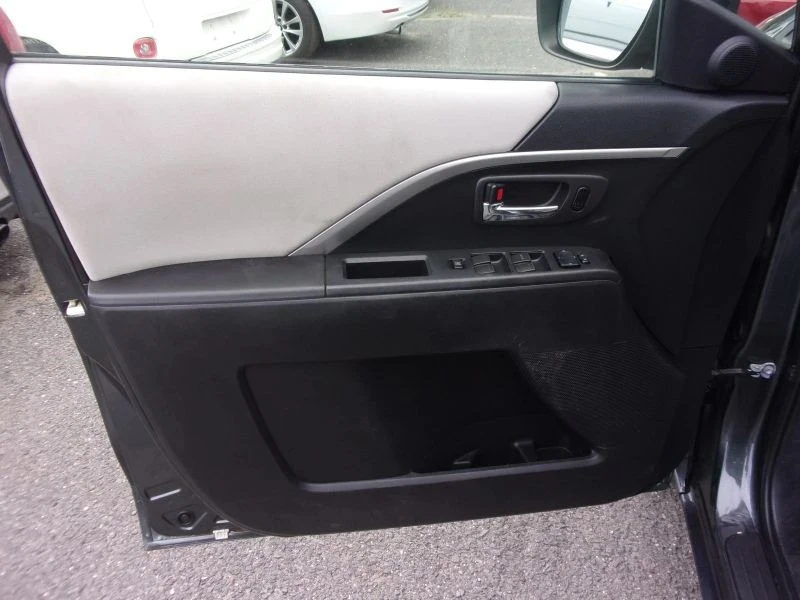 2012 Mazda Mazda 5 - Image 10 of 12