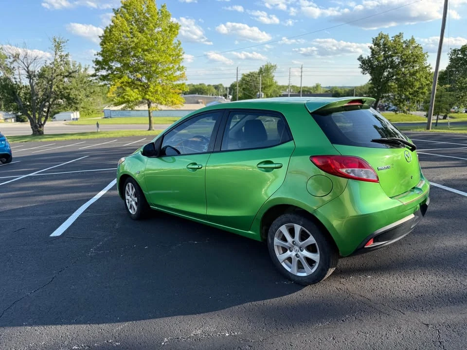 2012 Mazda Mazda 2 2nd Gen - Image 4 of 9