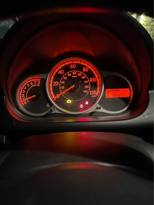 2012 Mazda Mazda 2 2nd Gen - Image 5 of 9