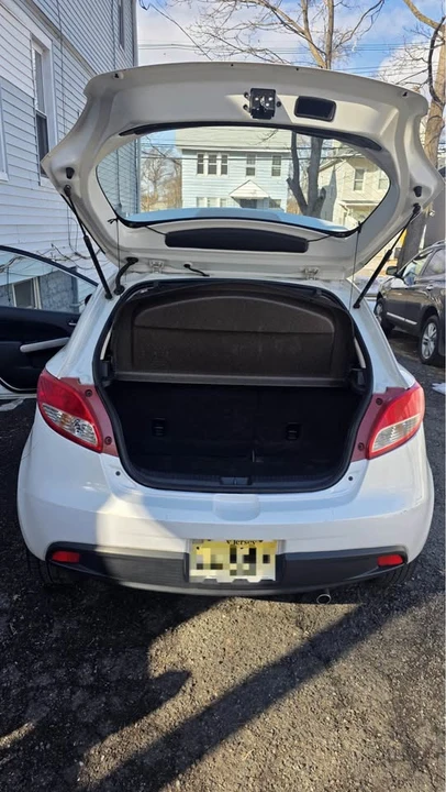 2012 Mazda Mazda 2 2nd Gen - Image 5 of 6