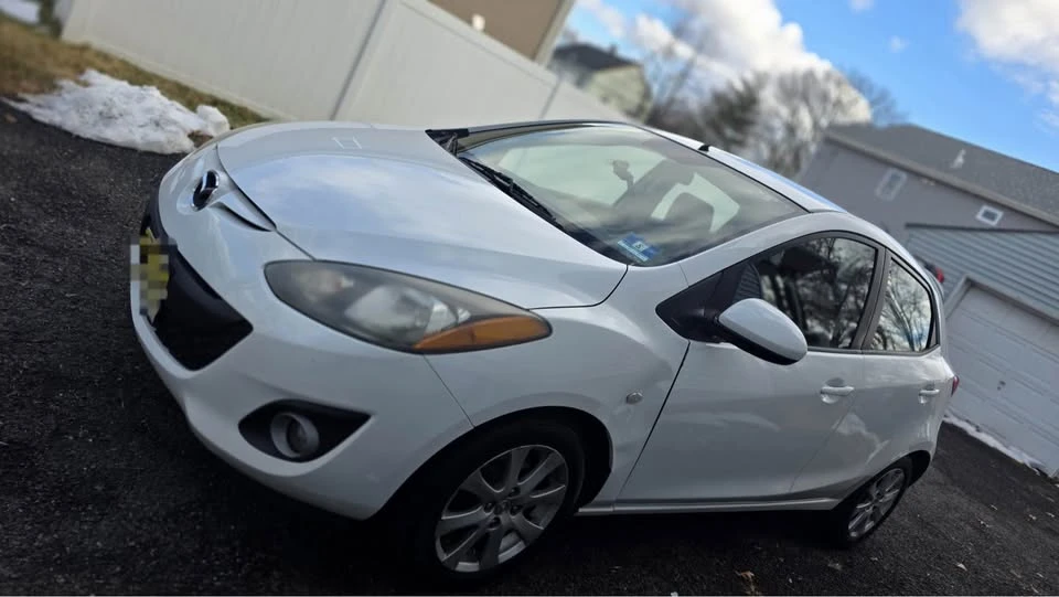 2012 Mazda Mazda 2 2nd Gen - Image 2 of 6
