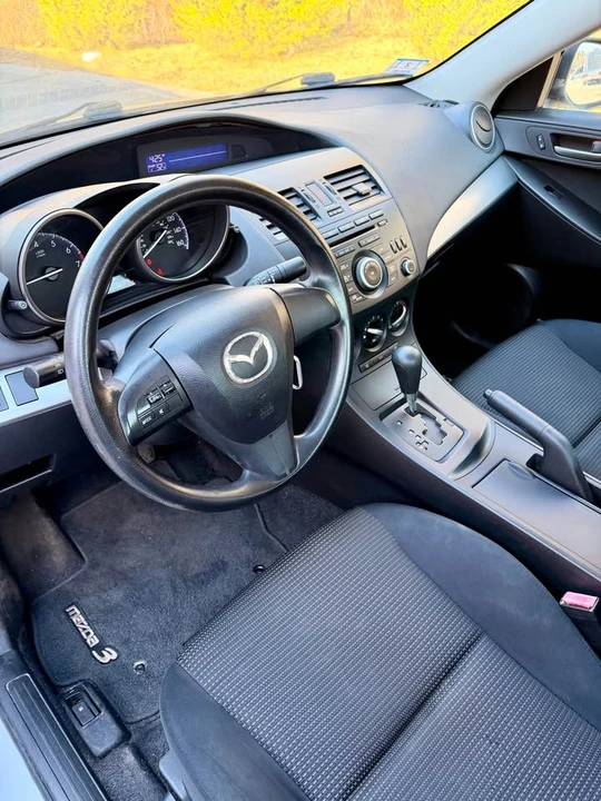 2012 Mazda Mazda 3 2nd Gen - Image 4 of 11