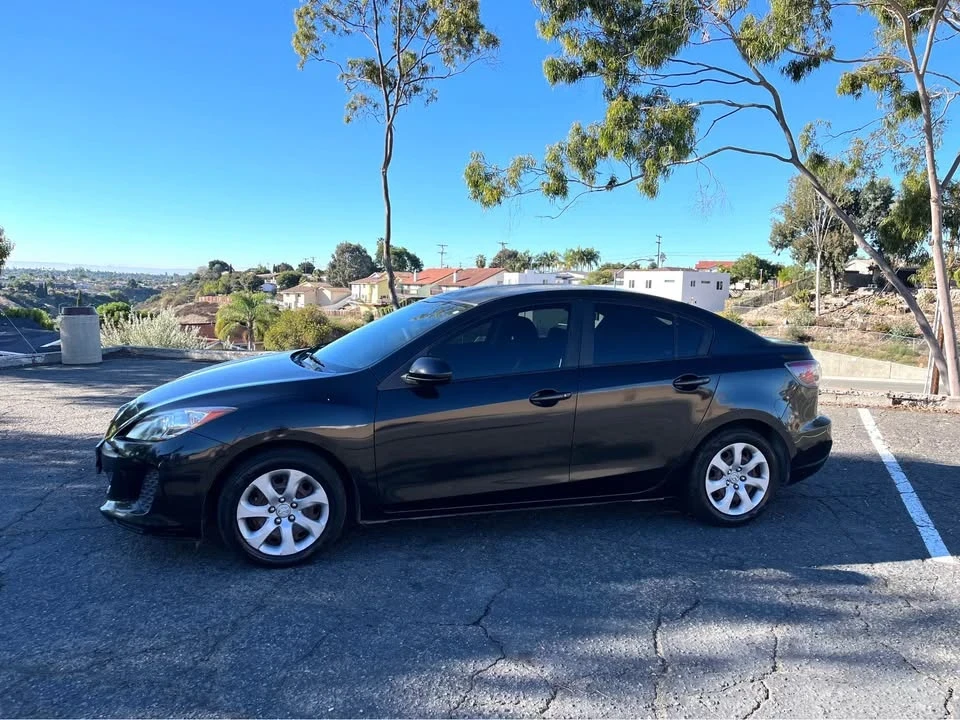 2012 Mazda Mazda 3 2nd Gen - Image 4 of 14