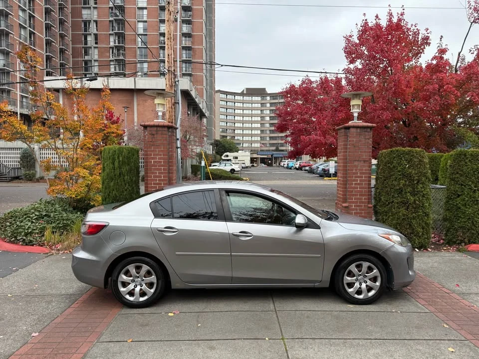 2012 Mazda Mazda 3 2nd Gen - Image 6 of 14