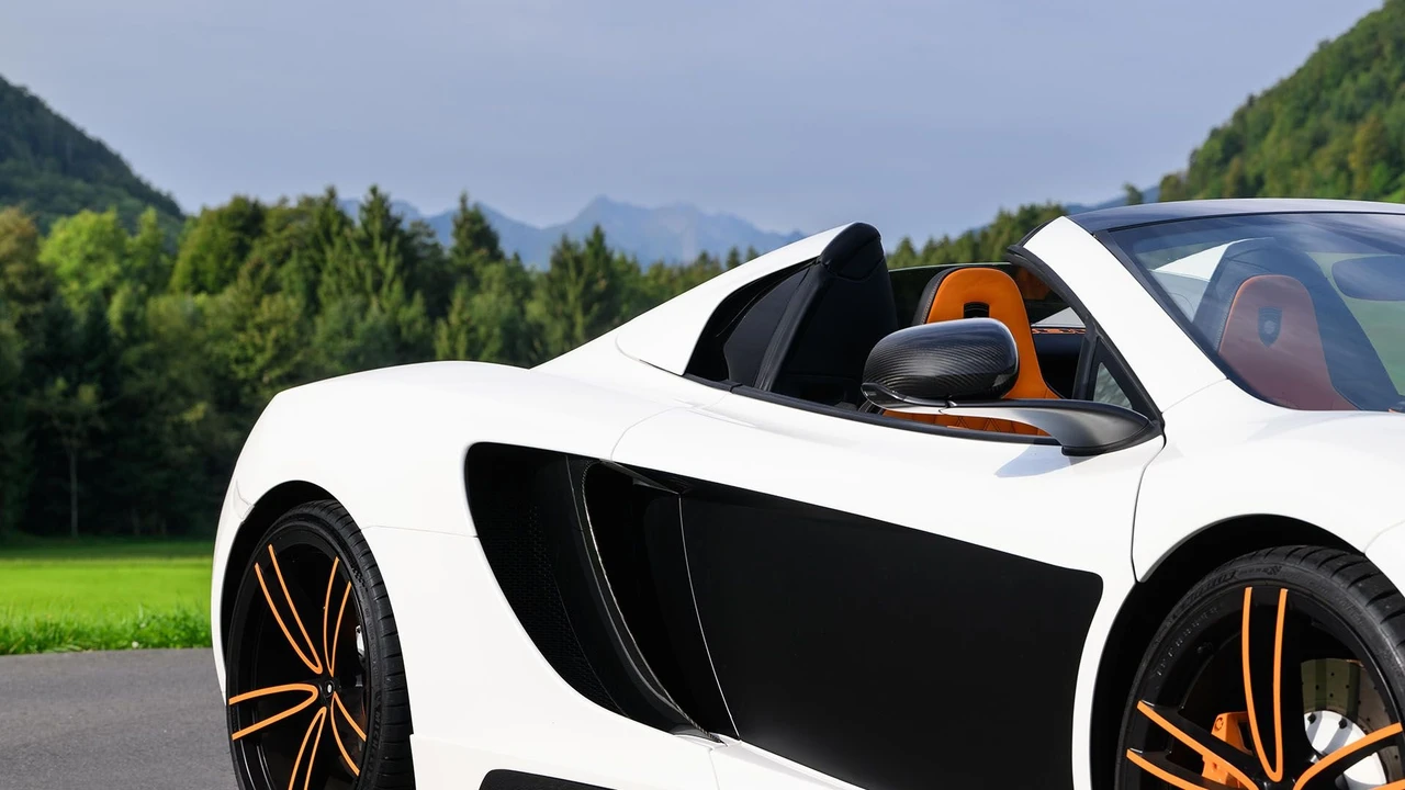 2012 McLaren MP4-12C Spider - Image 27 of 31
