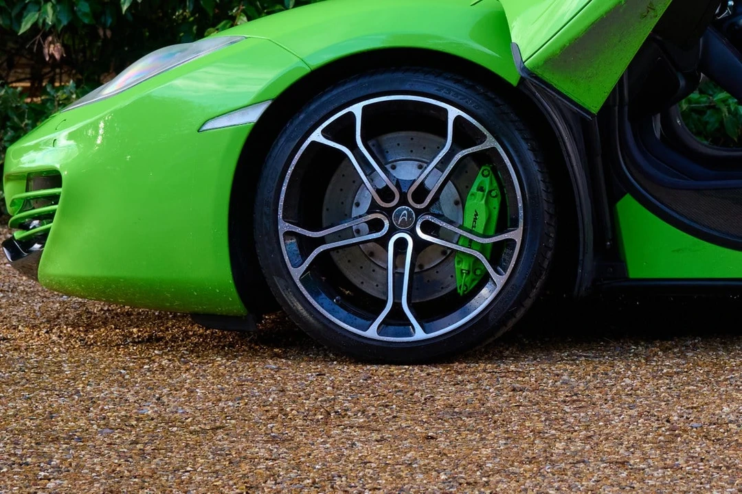 2012 McLaren MP4-12C - Image 25 of 30