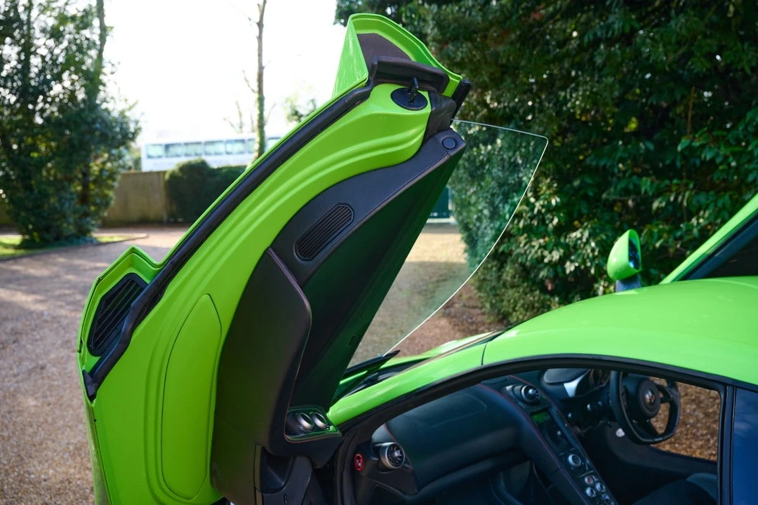 2012 McLaren MP4-12C - Image 27 of 30