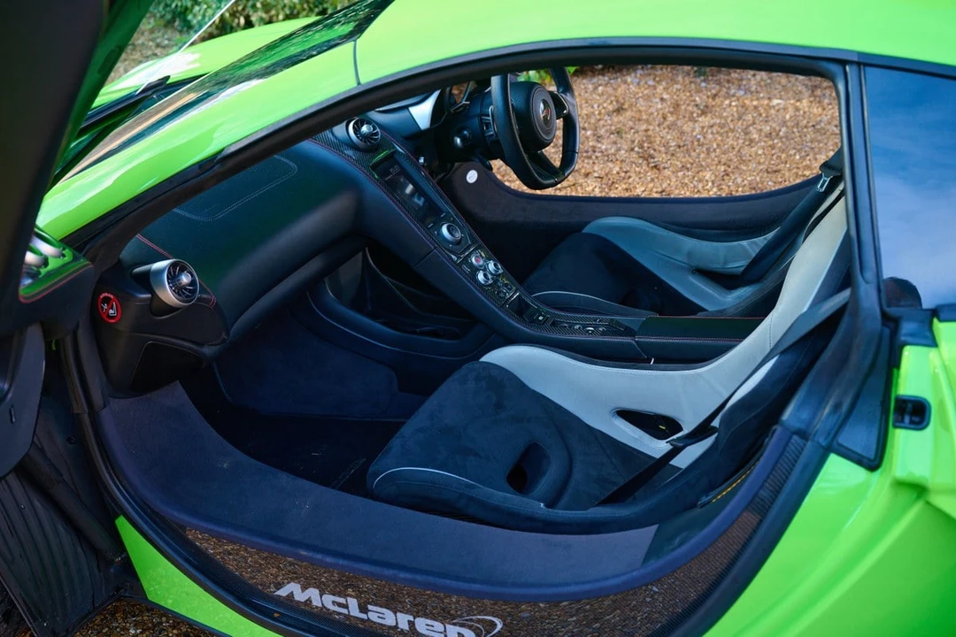 2012 McLaren MP4-12C - Image 26 of 30