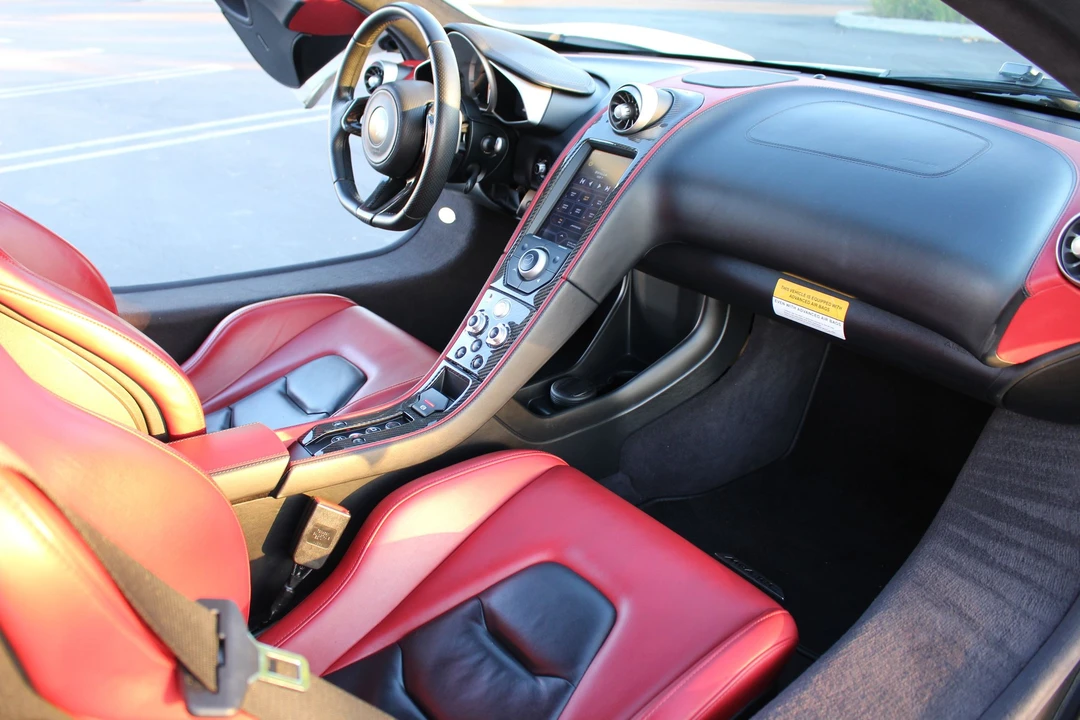 2012 McLaren MP4-12C - Image 14 of 22