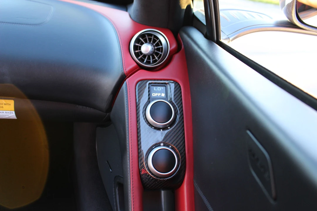 2012 McLaren MP4-12C - Image 16 of 22