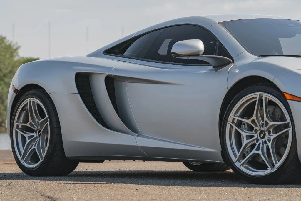 2012 McLaren MP4-12C - Image 26 of 31