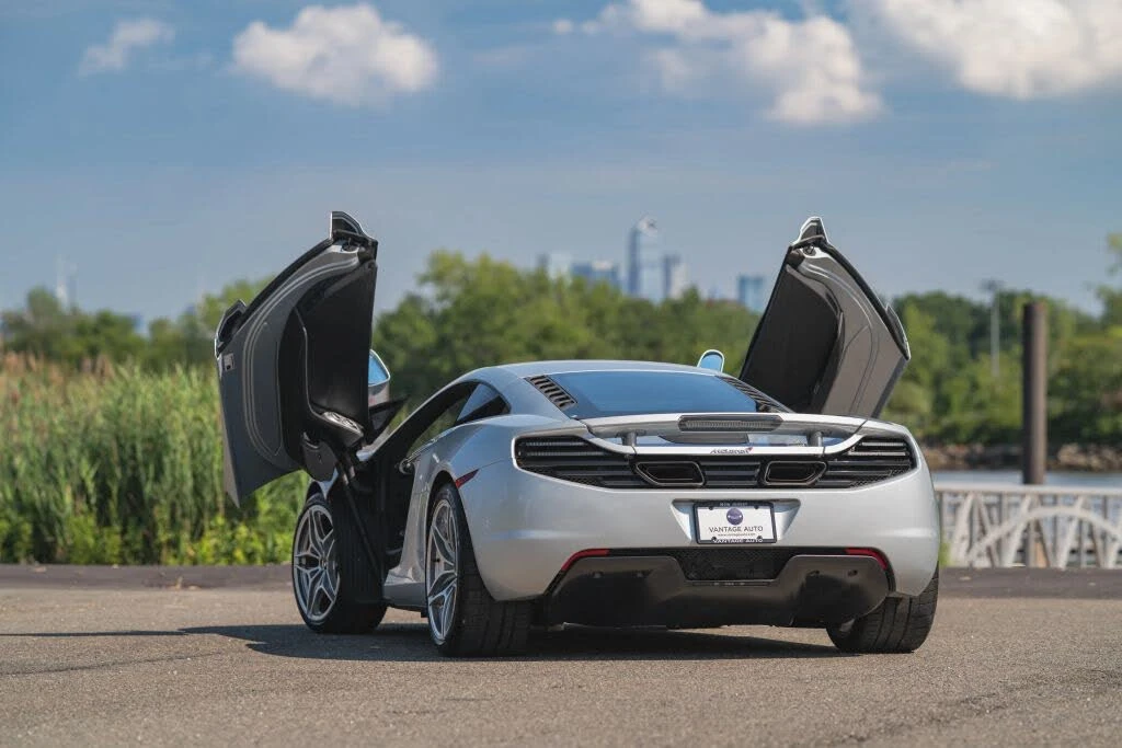2012 McLaren MP4-12C - Image 16 of 31