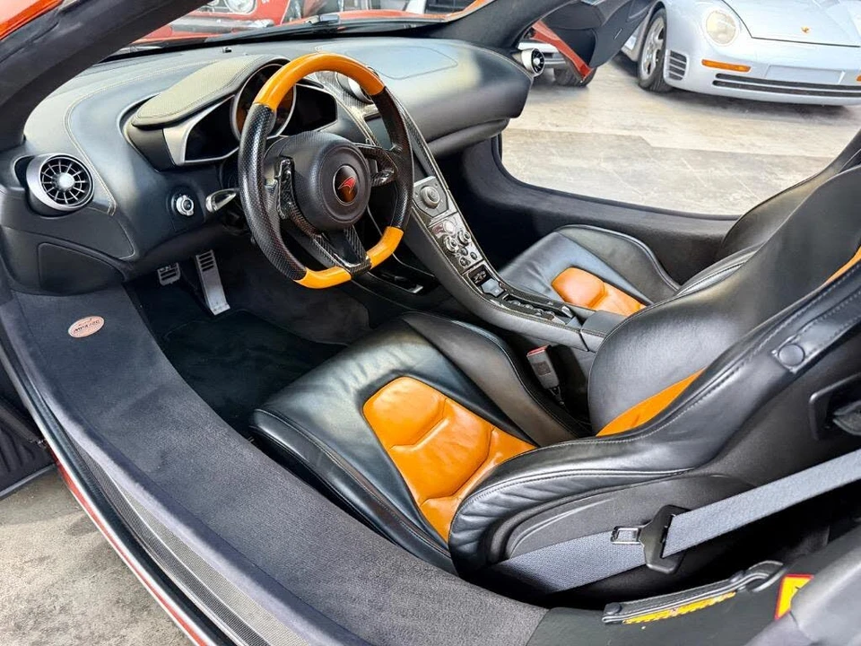 2012 McLaren MP4-12C - Image 8 of 13