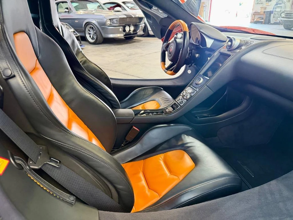 2012 McLaren MP4-12C - Image 10 of 13
