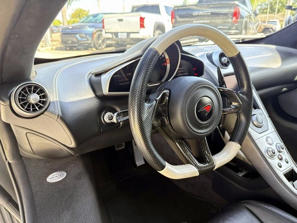 2012 McLaren MP4-12C - Image 14 of 23
