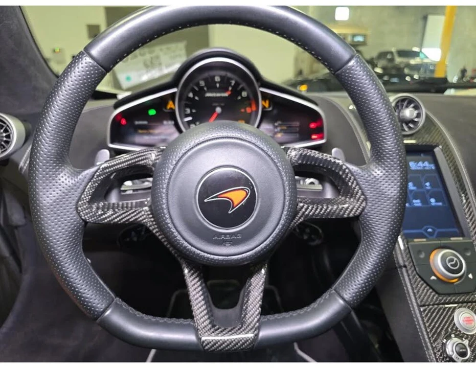 2012 McLaren MP4-12C - Image 8 of 14
