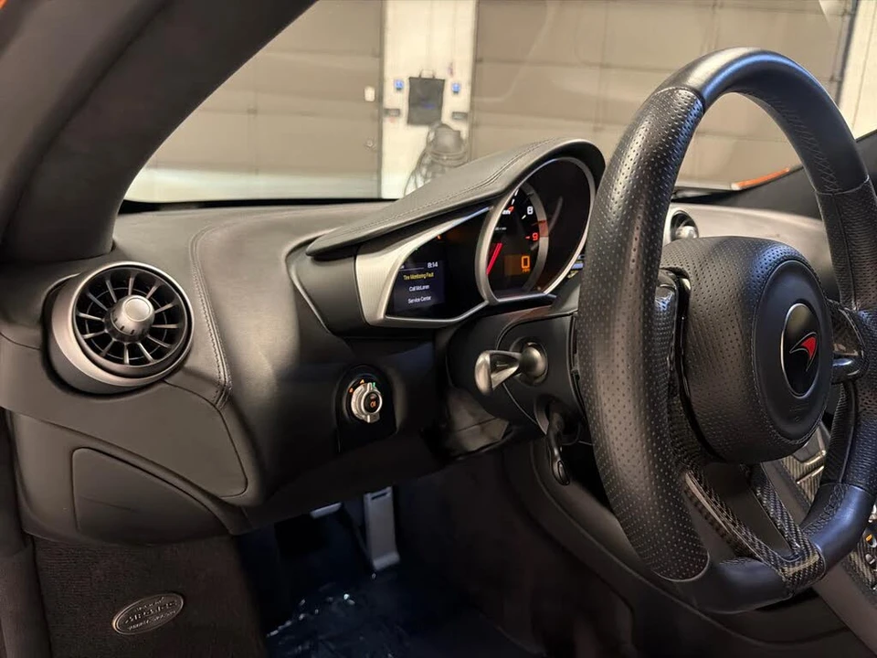 2012 McLaren MP4-12C - Image 23 of 31