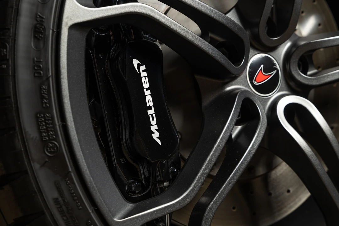 2012 McLaren MP4-12C - Image 27 of 31