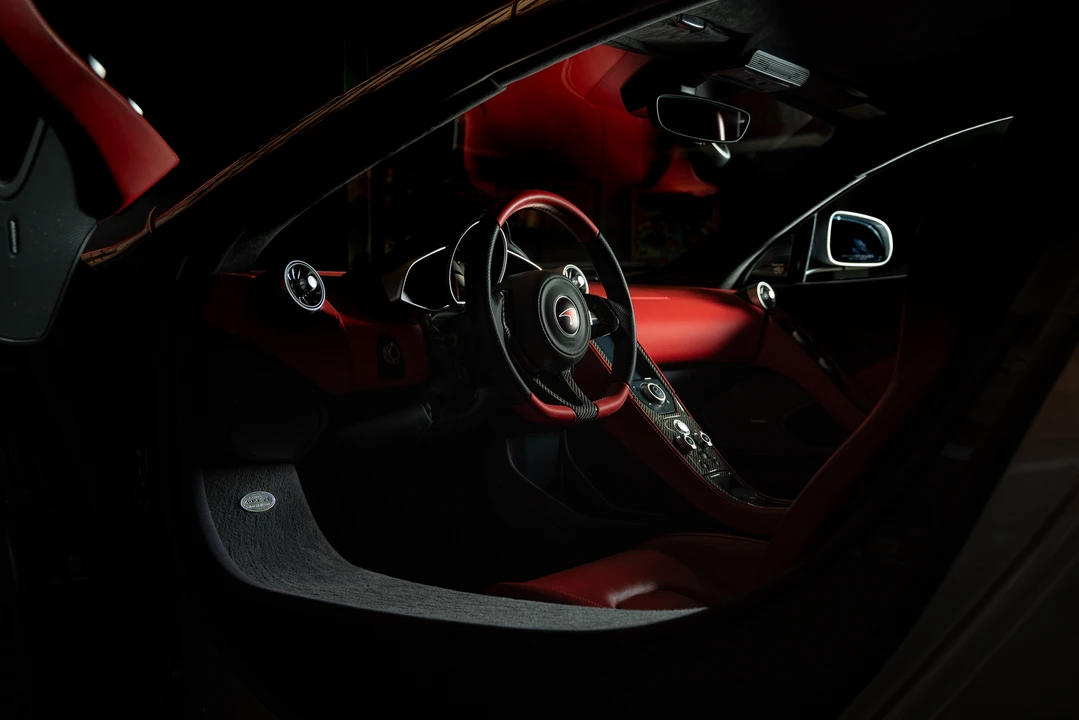 2012 McLaren MP4-12C - Image 29 of 31