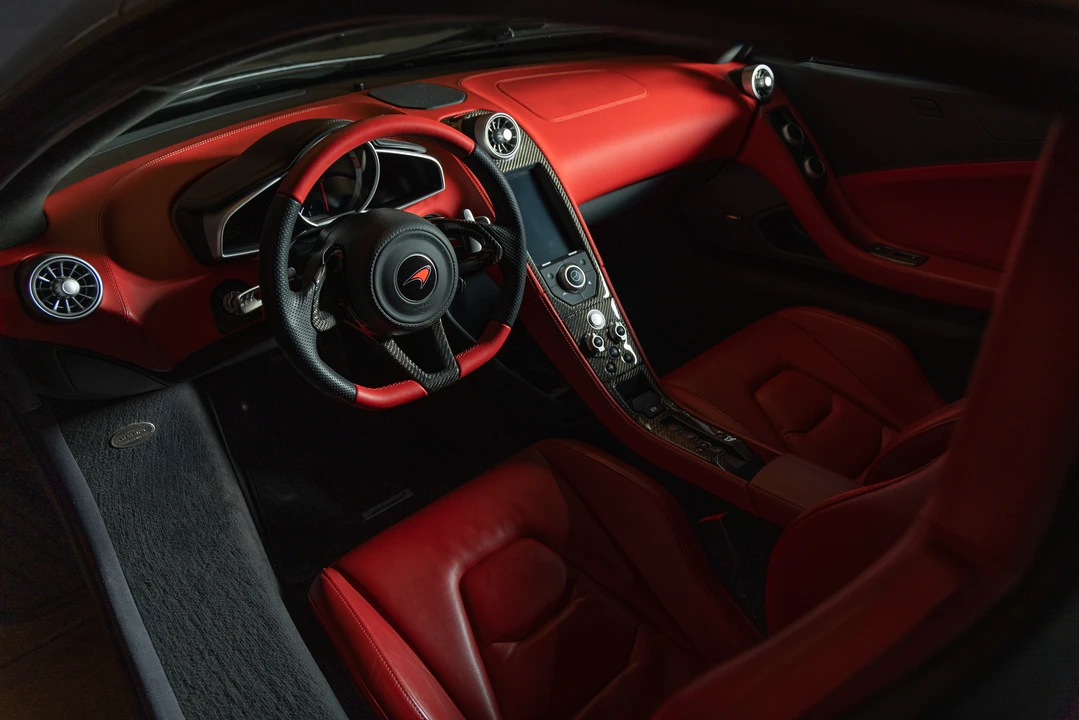 2012 McLaren MP4-12C - Image 28 of 31