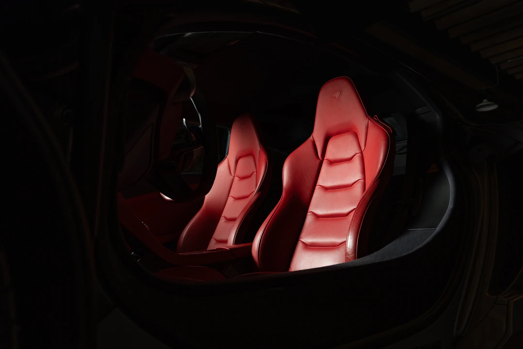 2012 McLaren MP4-12C - Image 30 of 31