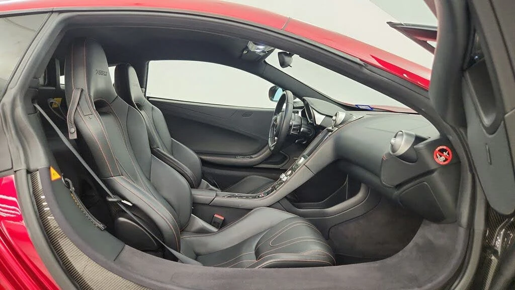 2012 McLaren MP4-12C - Image 25 of 31