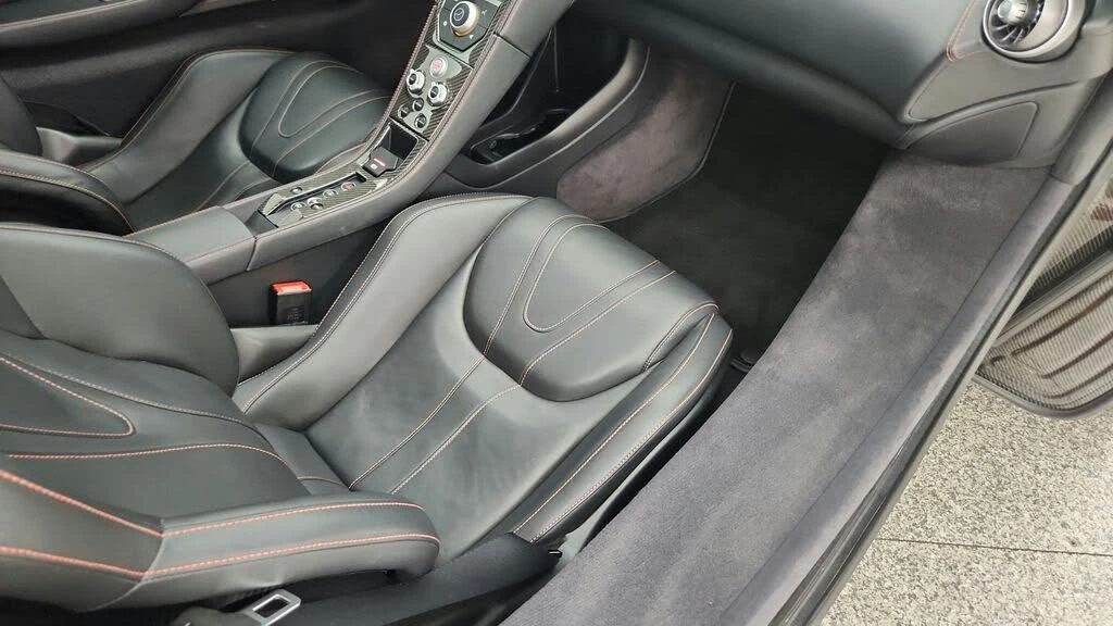 2012 McLaren MP4-12C - Image 30 of 31