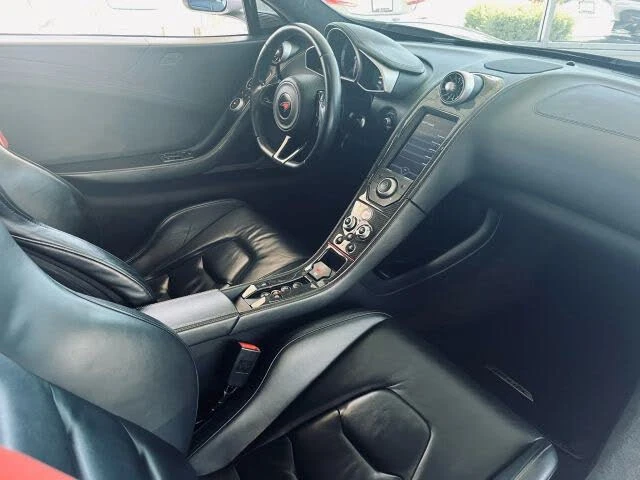 2012 McLaren MP4-12C - Image 27 of 31