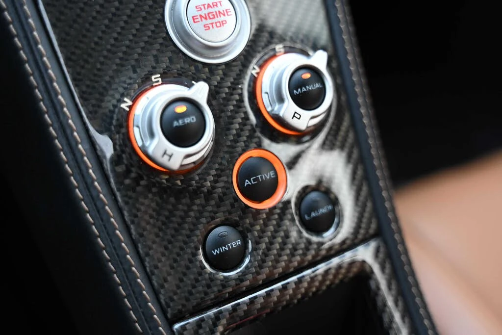 2012 McLaren MP4-12C - Image 31 of 31