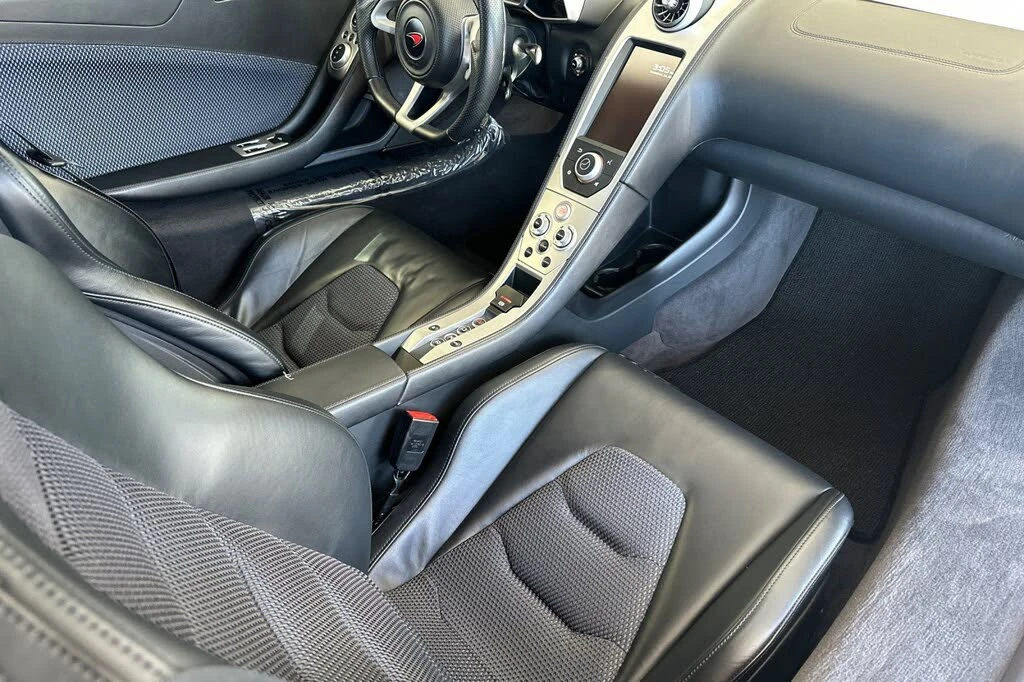 2012 McLaren MP4-12C - Image 7 of 22
