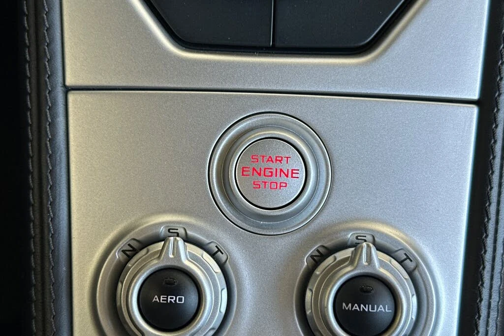2012 McLaren MP4-12C - Image 12 of 22