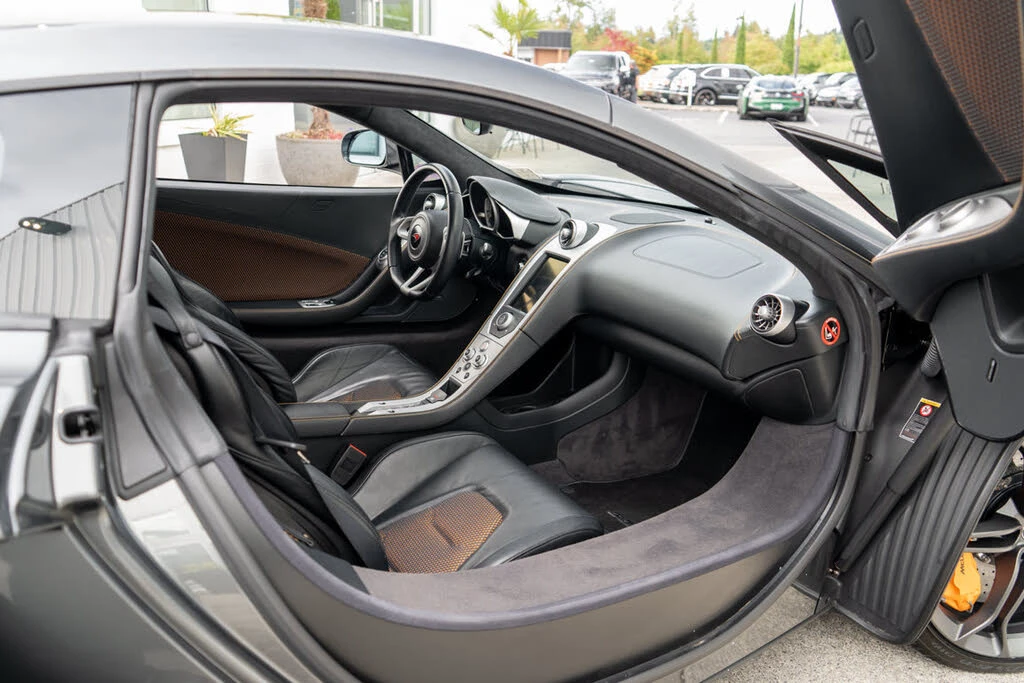 2012 McLaren MP4-12C - Image 26 of 31