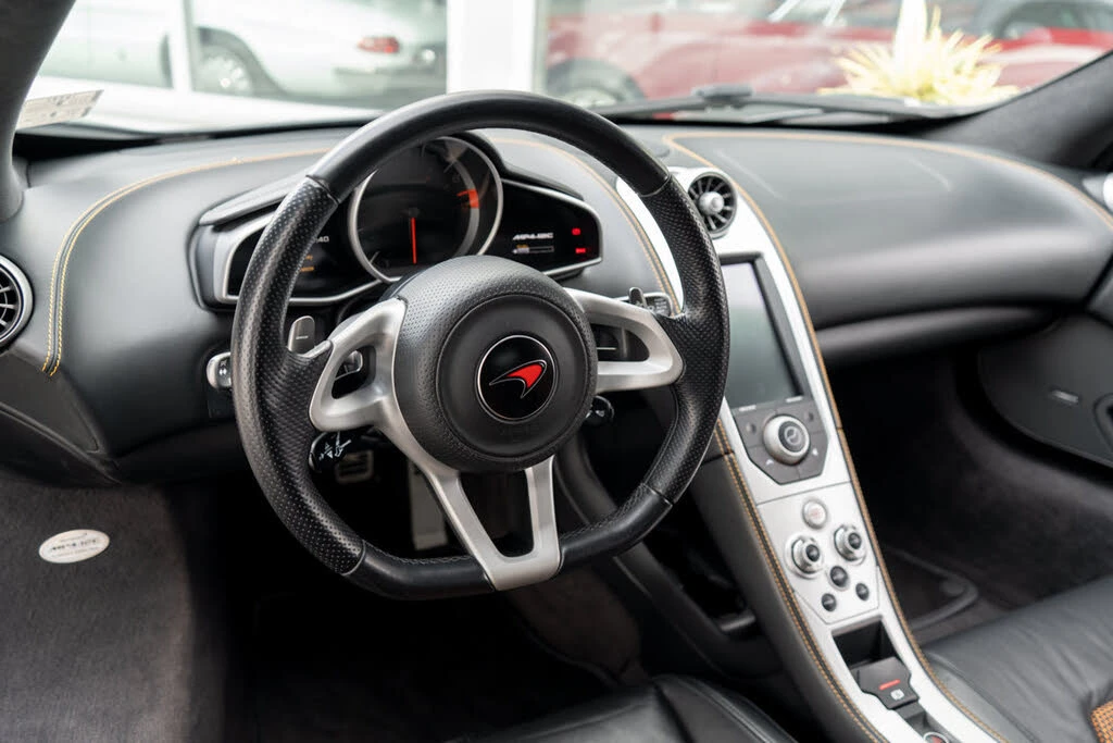 2012 McLaren MP4-12C - Image 12 of 31