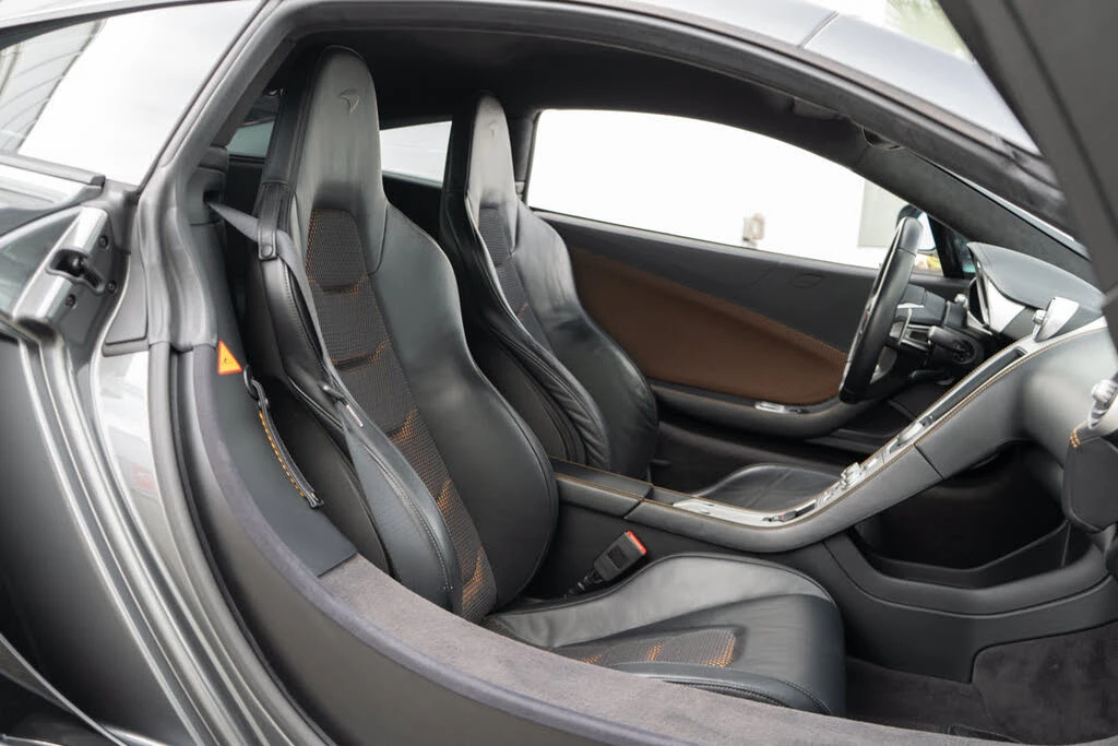 2012 McLaren MP4-12C - Image 27 of 31