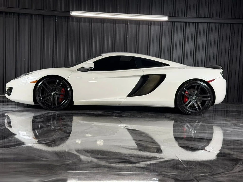 2012 McLaren MP4-12C - Image 14 of 26