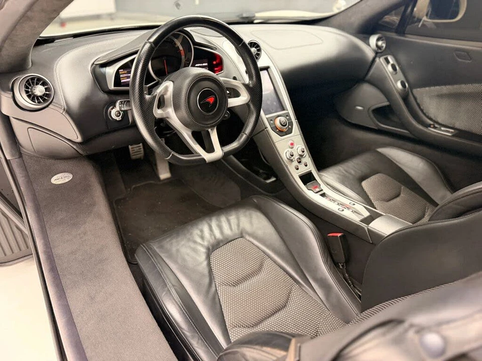 2012 McLaren MP4-12C - Image 14 of 22