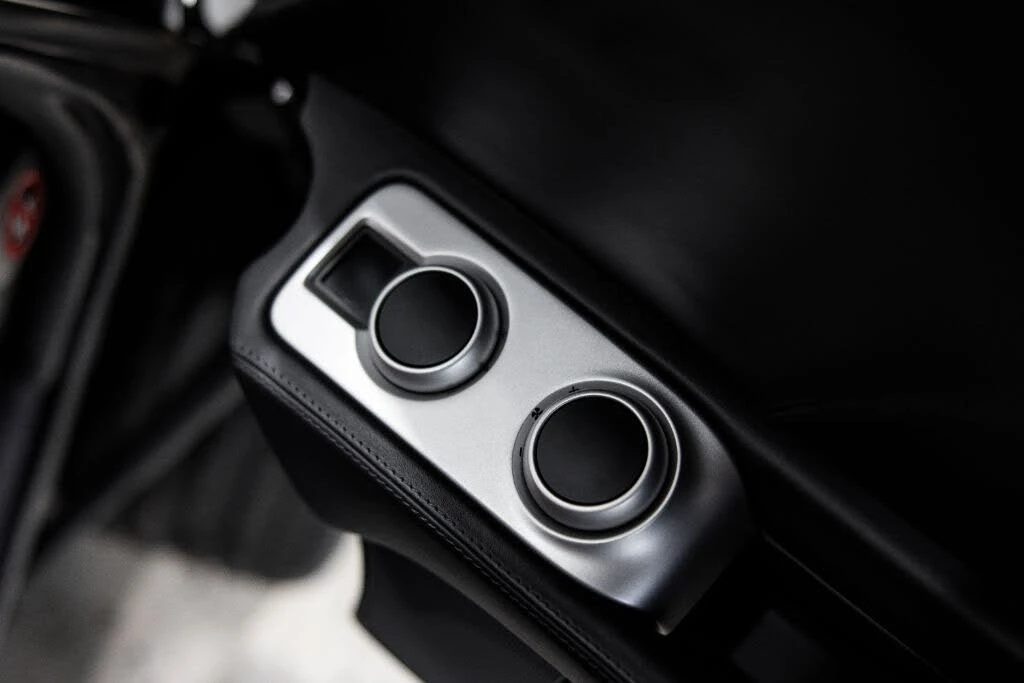 2012 McLaren MP4-12C - Image 17 of 31