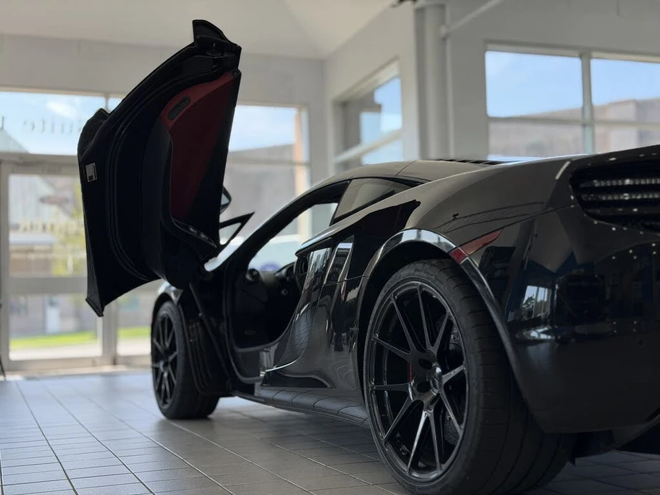 2012 McLaren MP4-12C - Image 14 of 31
