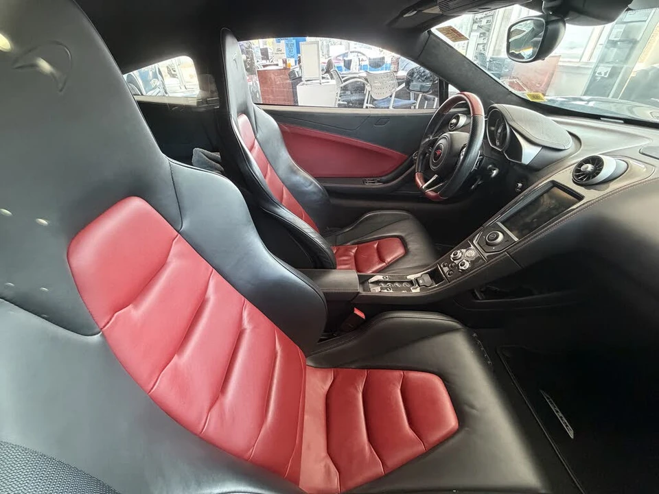 2012 McLaren MP4-12C - Image 30 of 31