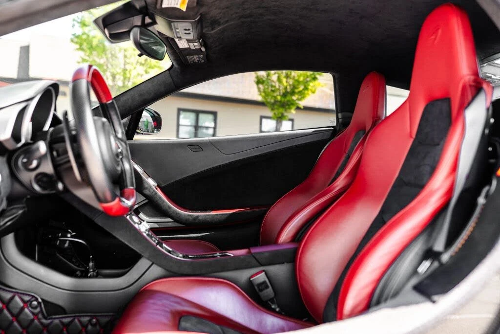 2012 McLaren MP4-12C - Image 28 of 31