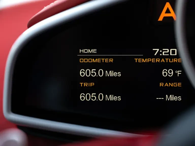 2012 McLaren MP4-12C - Image 17 of 31