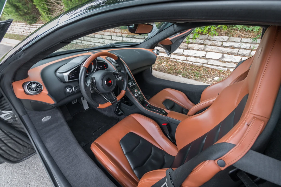 2012 McLaren MP4-12C - Image 4 of 14