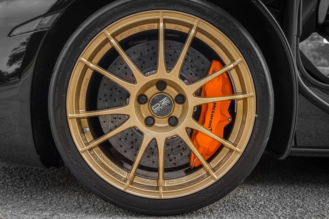 2012 McLaren MP4-12C - Image 6 of 14